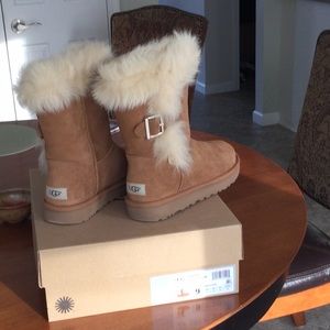 Ugg Deena boots